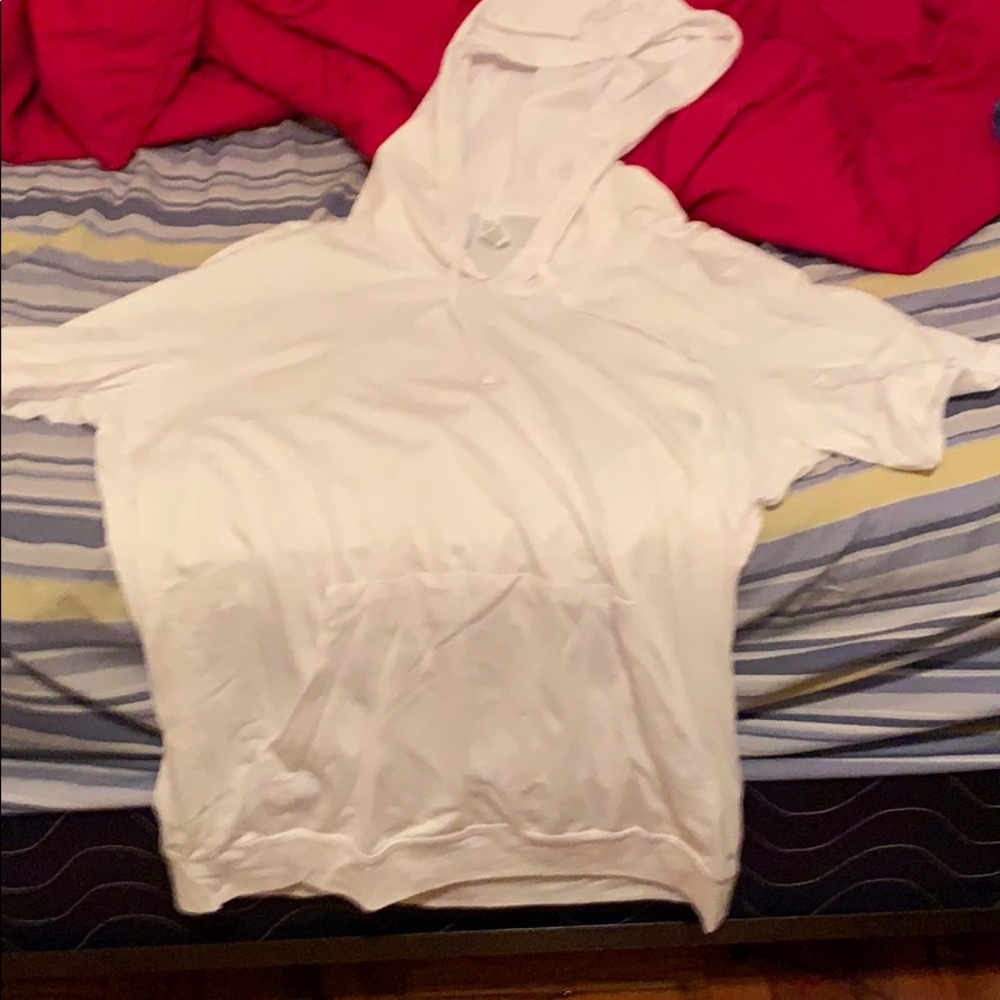 White hooded short sleeve shirt